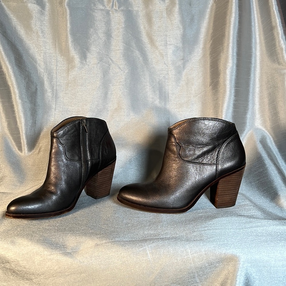 Lucky Pewter Western Booties “Eller” Size 10 VGC
